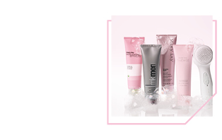 Je ein Produkt der Mary Kay Hautpflege-Kollektionen TimeWise, MK Men, Botanical Effects und TimeWise Repair steht zusammen mit dem Mary Kay Skinvigorate Sonic® Hautpflegesystem vor einem rosa Hintergrund.