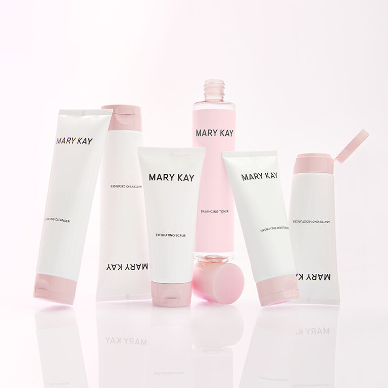 Hautpflege-Produkte aus der Mary Kay Skin Care Kollektion: Mattifying Cleanser, Hydrating Cleanser, Exfoliating Scrub, Balancing Toner, Mattifying Moisturizer, Hydrating Moisturizer