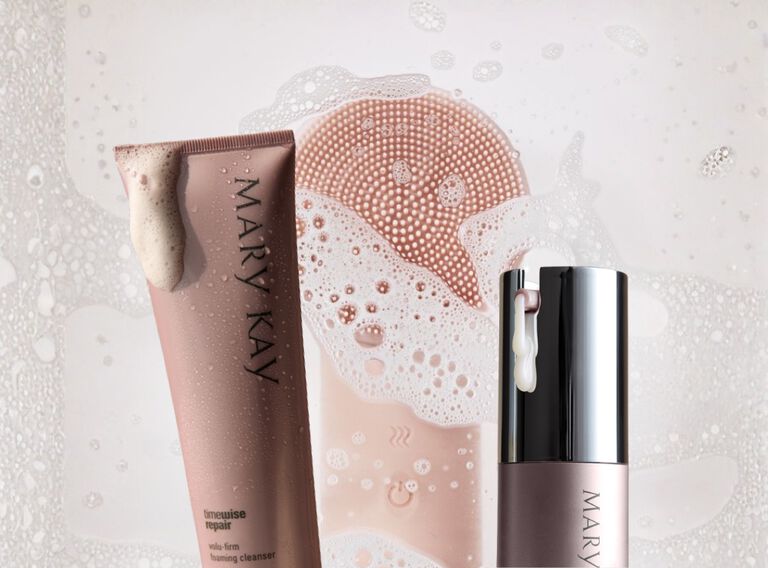 Das Mary Kay TimeWise Repair Cleanse & Heat Set, inkl. Skinvigorate Facial Device, Volu-Firm Foaming Cleanser und Volu-Firm Advanced Lifting Serum