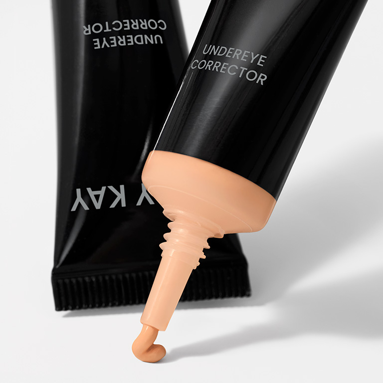 Mary Kay Undereye Corrector im Farbton Light Peach &ndash; Produkt tritt aus