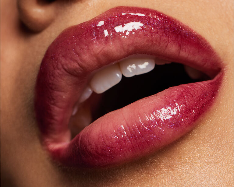 Lippen, die ultra gl&auml;nzen (dank Lipgloss Layering) - Nahaufnahme