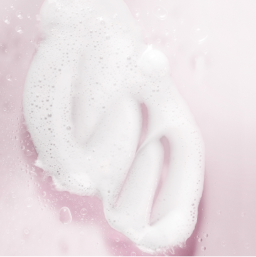 Ein Klecks des Mary Kay Hydrating Cleanser f&uuml;r normale und trockene Haut