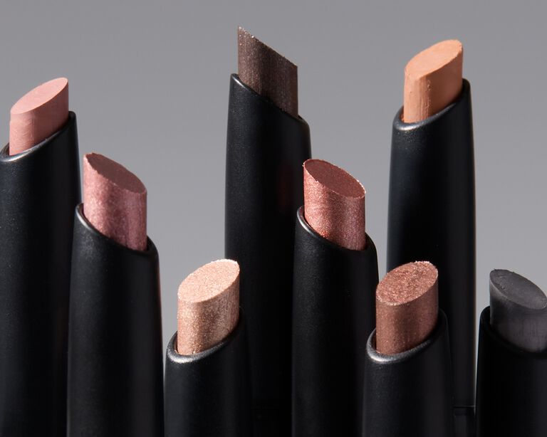 Einige matte und schimmernde Eyeshadow Sticks von Mary Kay